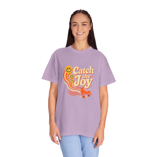 Catch the Joy Retro T-Shirt | Vintage Roller Skating Tee | Perfect Gift for Skaters &amp; Friends | Fun Summer Wear, Casual Fashion, Gift Idea