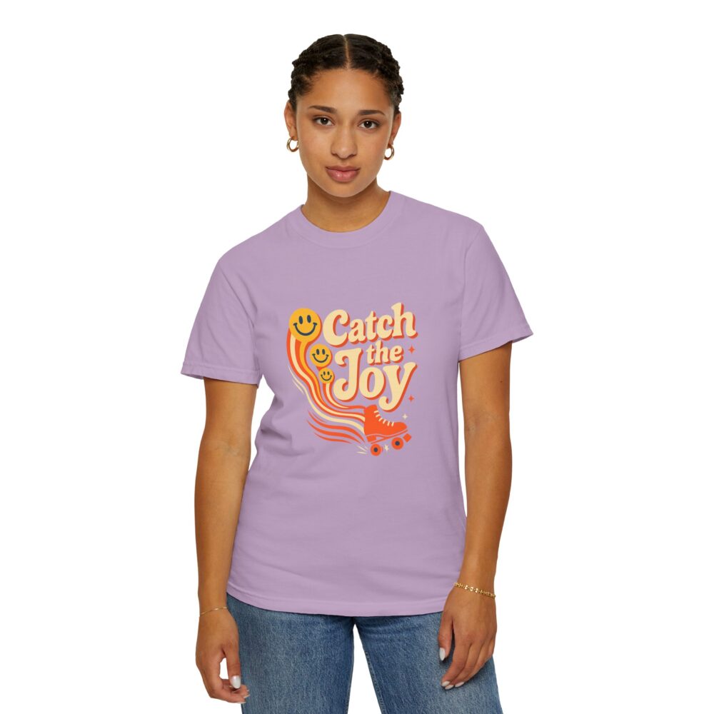 Catch the Joy Retro T-Shirt | Vintage Roller Skating Tee | Perfect Gift for Skaters & Friends | Fun Summer Wear, Casual Fashion, Gift Idea - Image 4